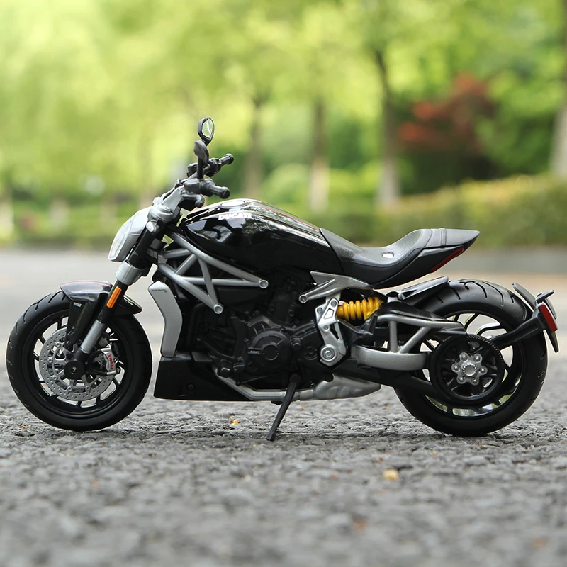 Maisto 1:12 Ducati X Diacel S 2021 Motorcycle Model Static Die Cast Vehicles Collectible Hobbies Moto Toys Collection