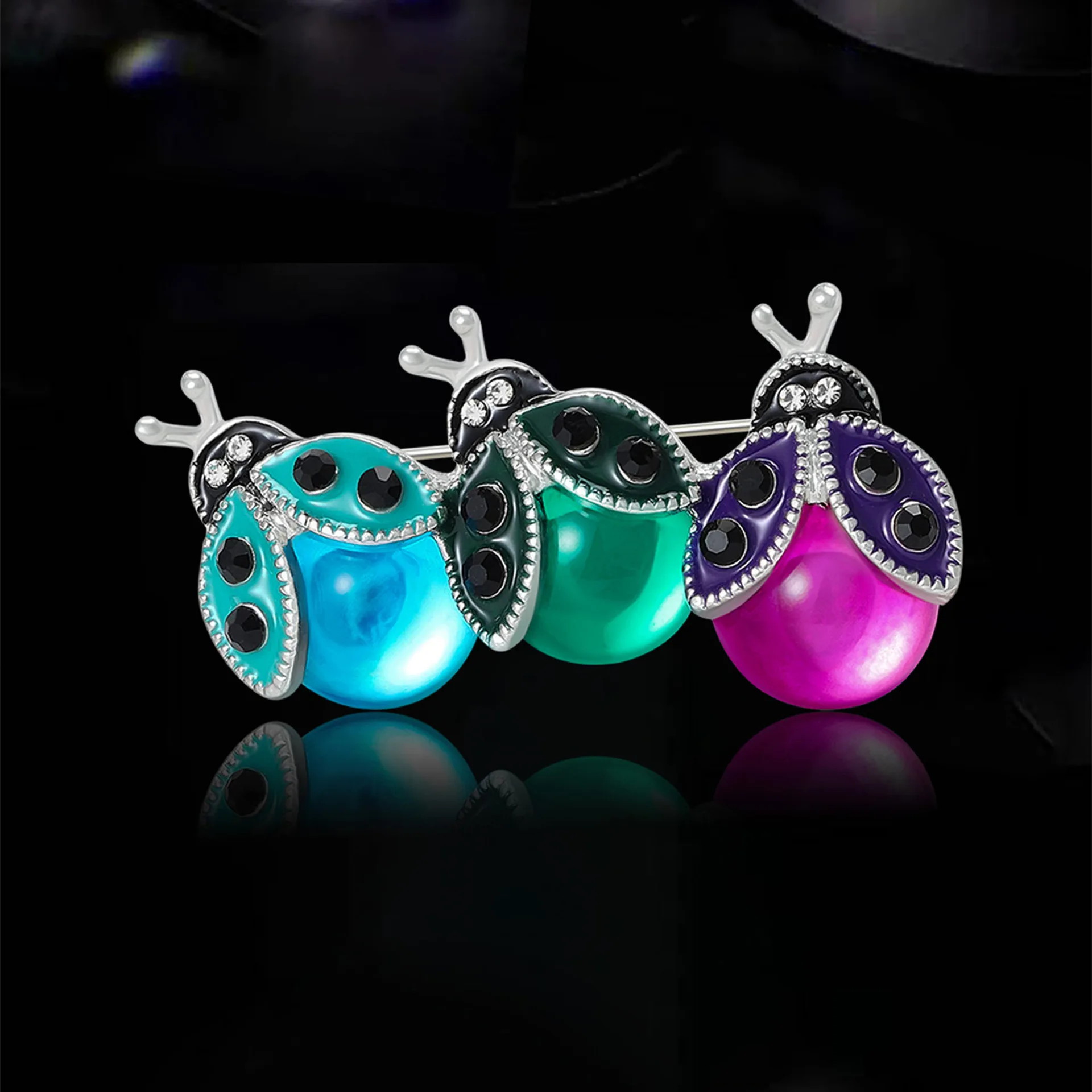 Personality Three Colored Seven Spotted Ladybug Brooches For Men Women Fashion Insect Pin Jewelry Party Office Suit Friends Gift