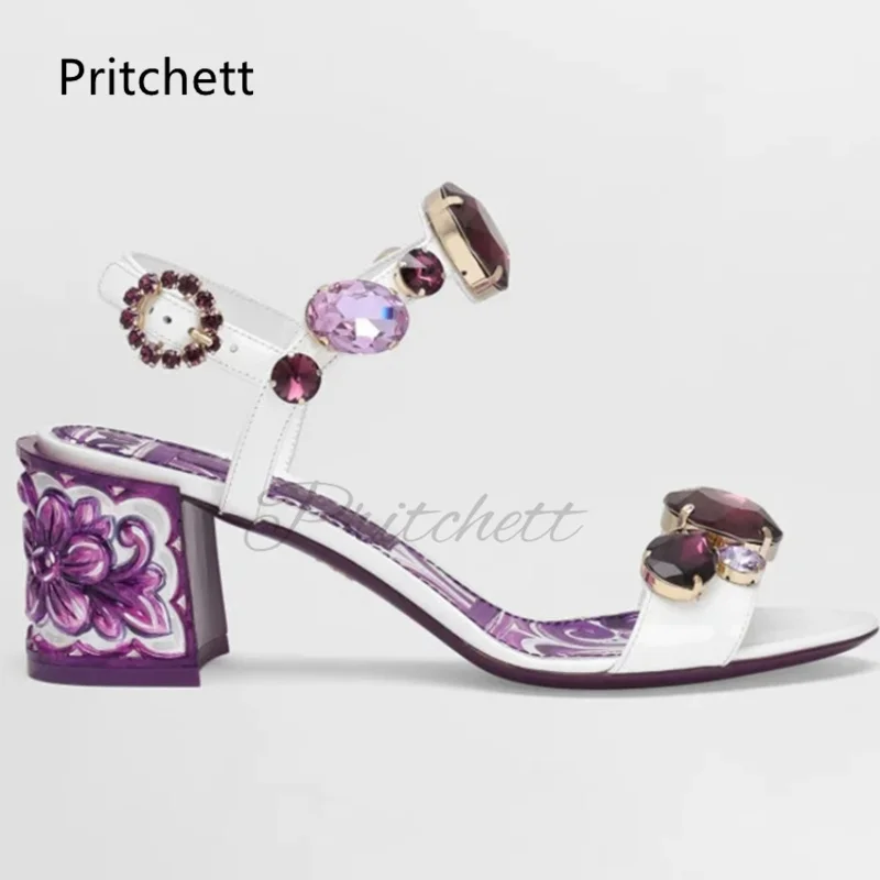 

Богемные сандалии с фиолетовыми принтами и стразами, женские модные туфли с открытым носком, с пряжкой и камнями, на высоком каблуке 6/10 см, летние