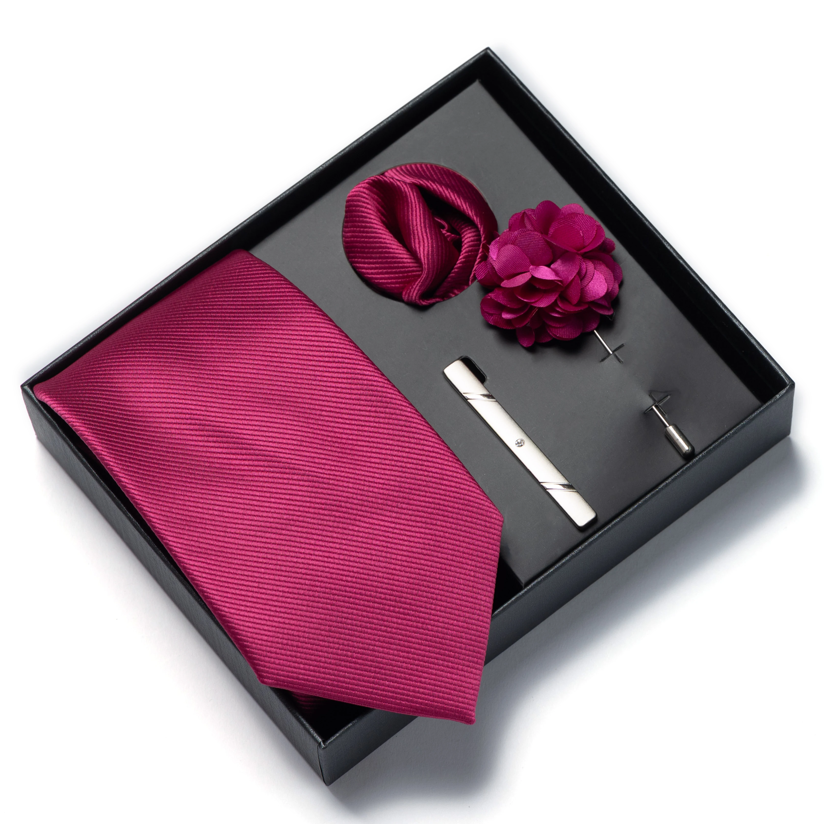 Dieses 4-teilige Herren-Krawattengeschenkset in einfarbiger Ausführung enthält eine Brosche, ein Korsagenblumen-Set und ein Taschentuch. Es ist ein perfektes Geschenk zum Valentinstag. – Detail 9