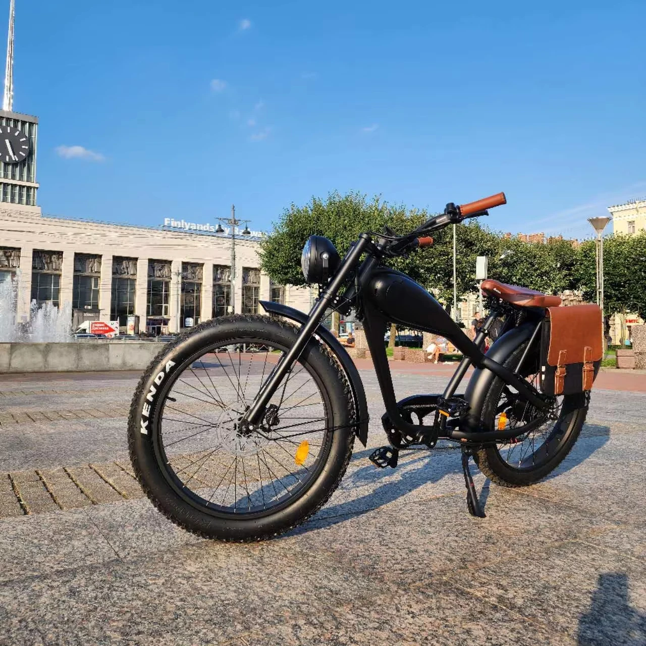 Clrak 26-Inch Electric Vintage Bike with 1000W Hybrid 7 Speed Hot Sale Fat Tire Ebike Hidden 48V Battery 60 km Range Per Charge
