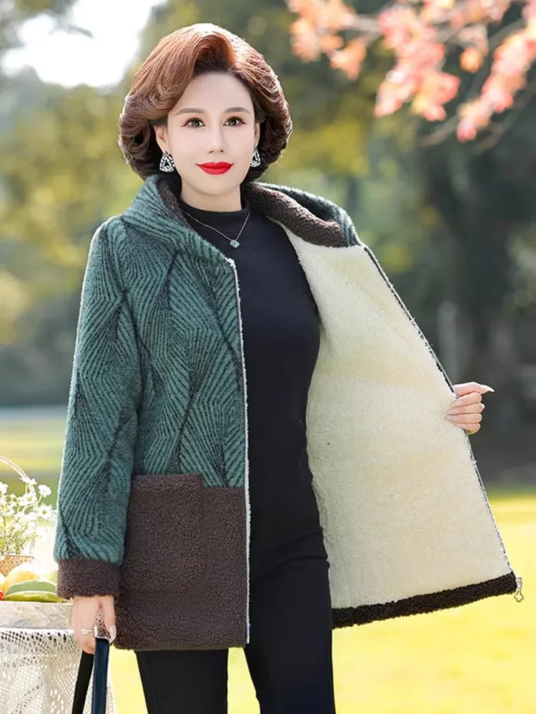 New Middle-aged Mother Winter Jacket Thicken Warm Hooded Lambs