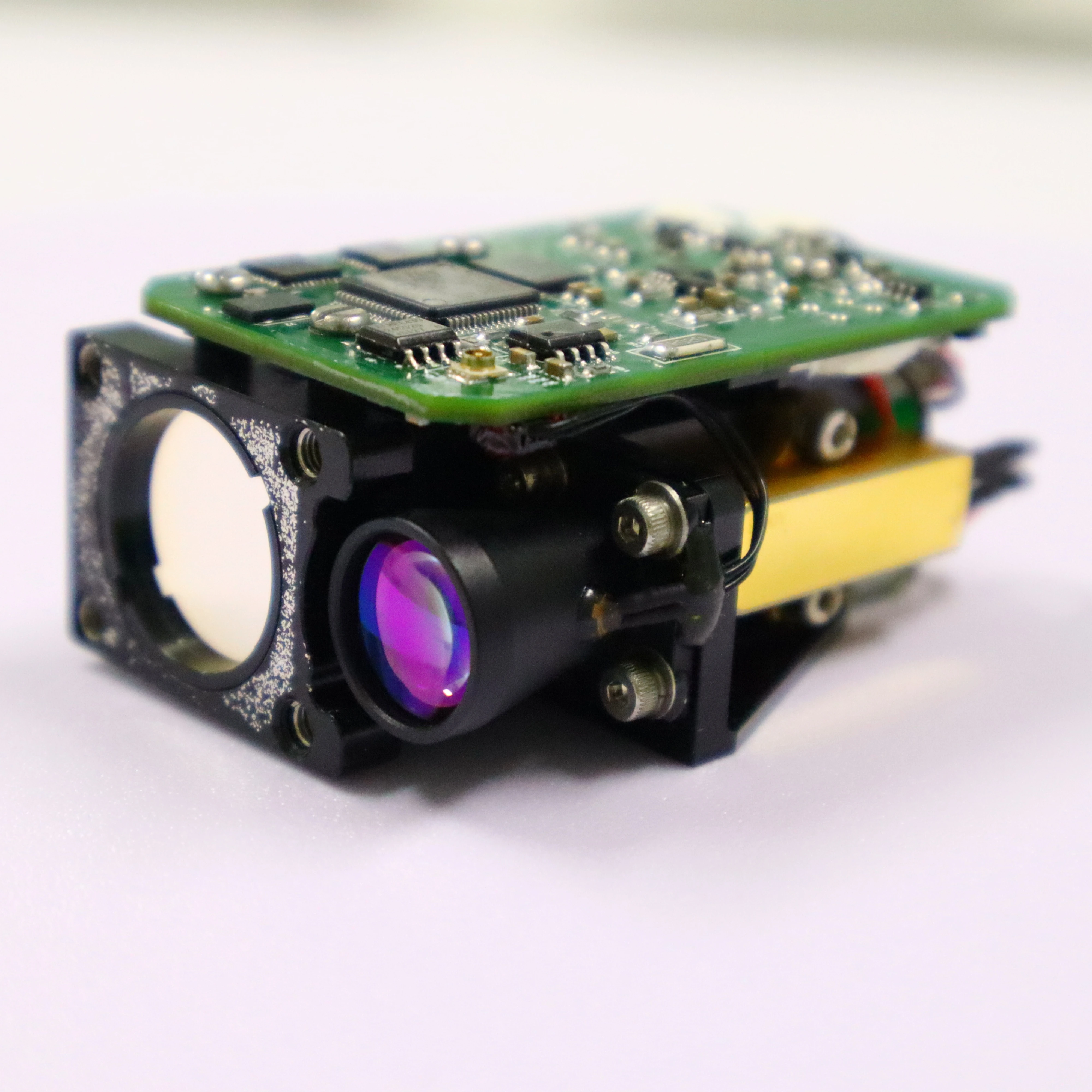 

Lightweight 5km Laser Rangefinder With 1535nm Human Eye Safety Feature