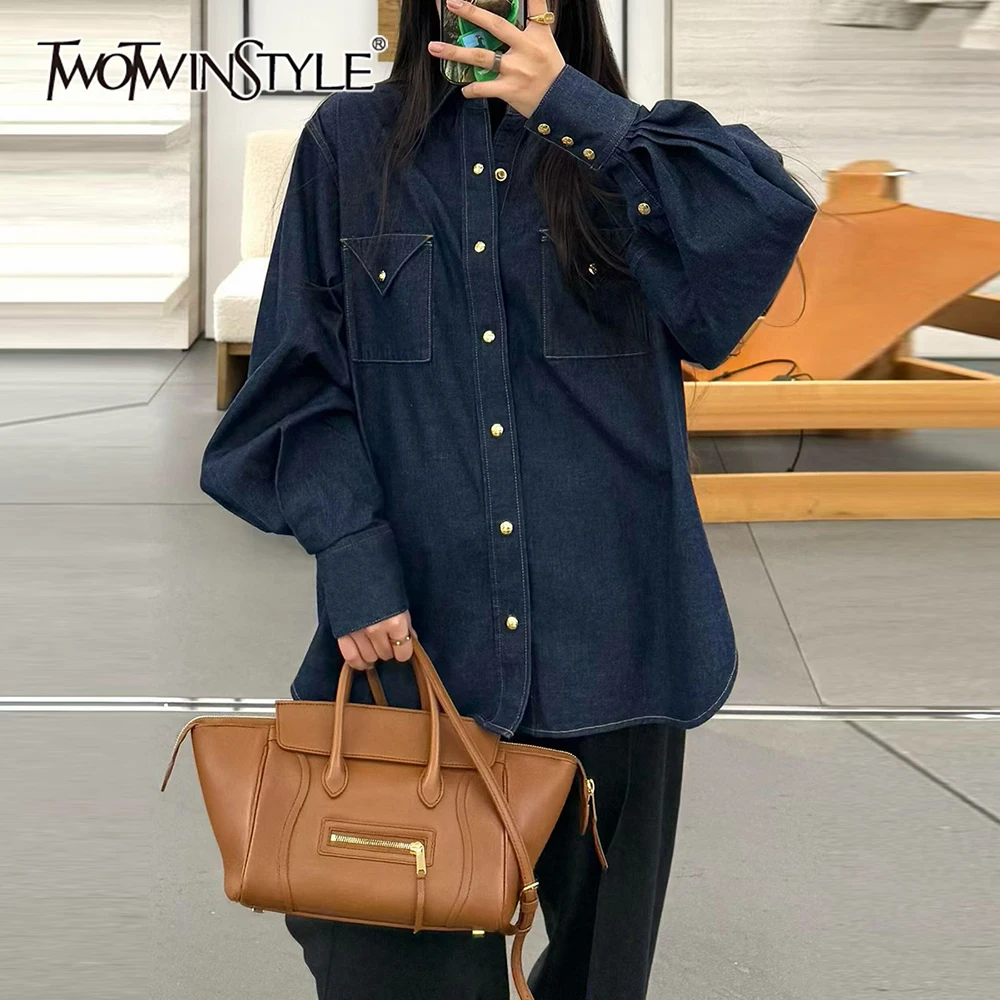 

Женская ковбойская рубашка TWOTWINSTYLE с металлическими пуговицами, отложным воротником, длинными рукавами и карманами в стиле пэчворк