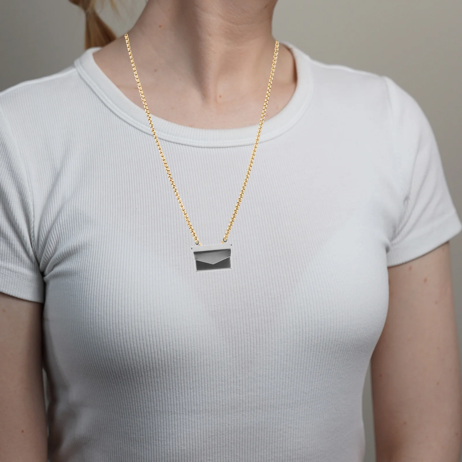 Рисунок 6 - подвеска для фотографий для женщин