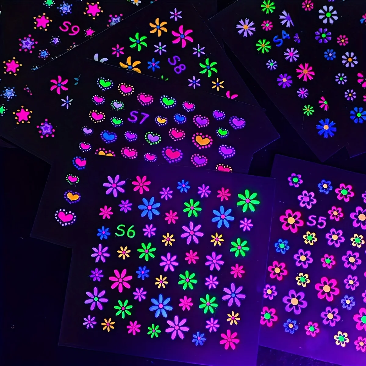 24 Stück leuchtende Nagelaufkleber, selbstklebend, glitzernd, im Dunkeln leuchtende Schmetterlinge, Sterne, Abziehbilder für DIY-Nagelkunst, Fußpflege, Party