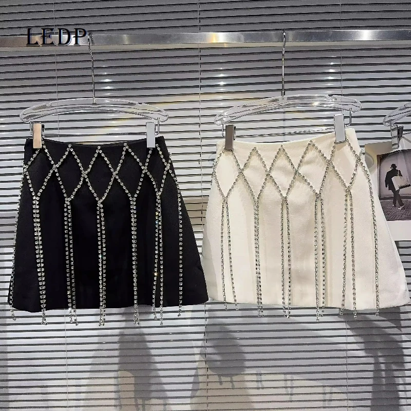 

2025 Autumn New Sweet Hot Girl Socialite Rhinestone Chain Mini Skirt Korean Fashion Temperament Heavy Work A-line Skirts Ladies