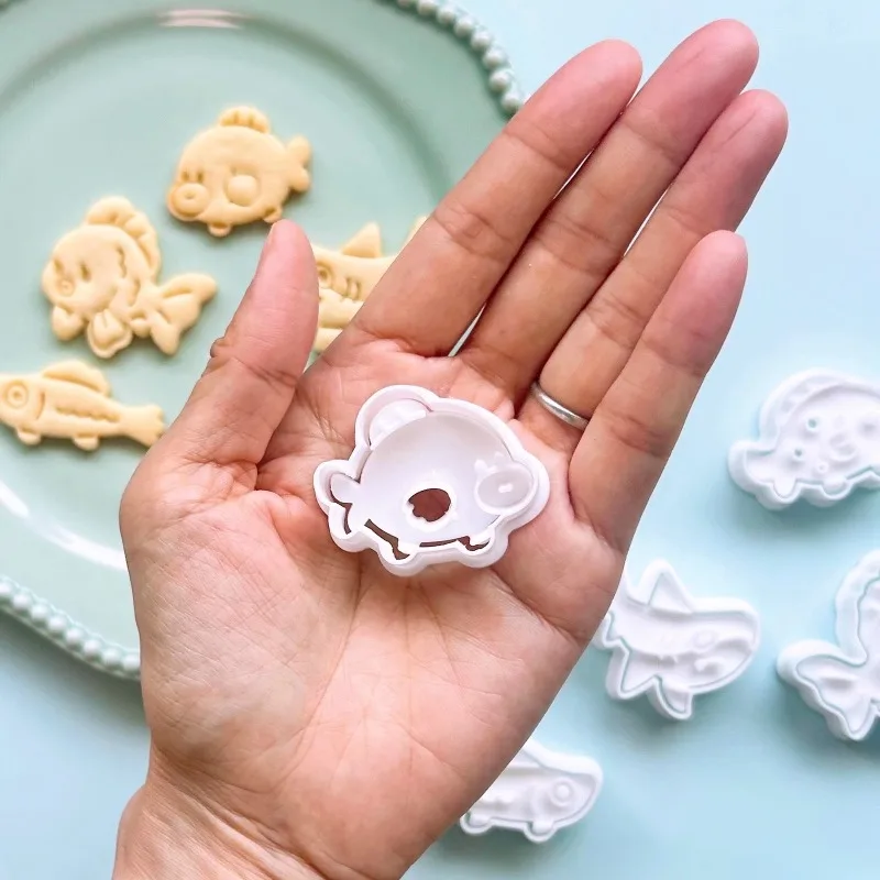 DIY Ocean Animals Cookie Cutters with Plunger Stamp Plastic Baking Mold Fish Whale Shape Biscuit Molds
