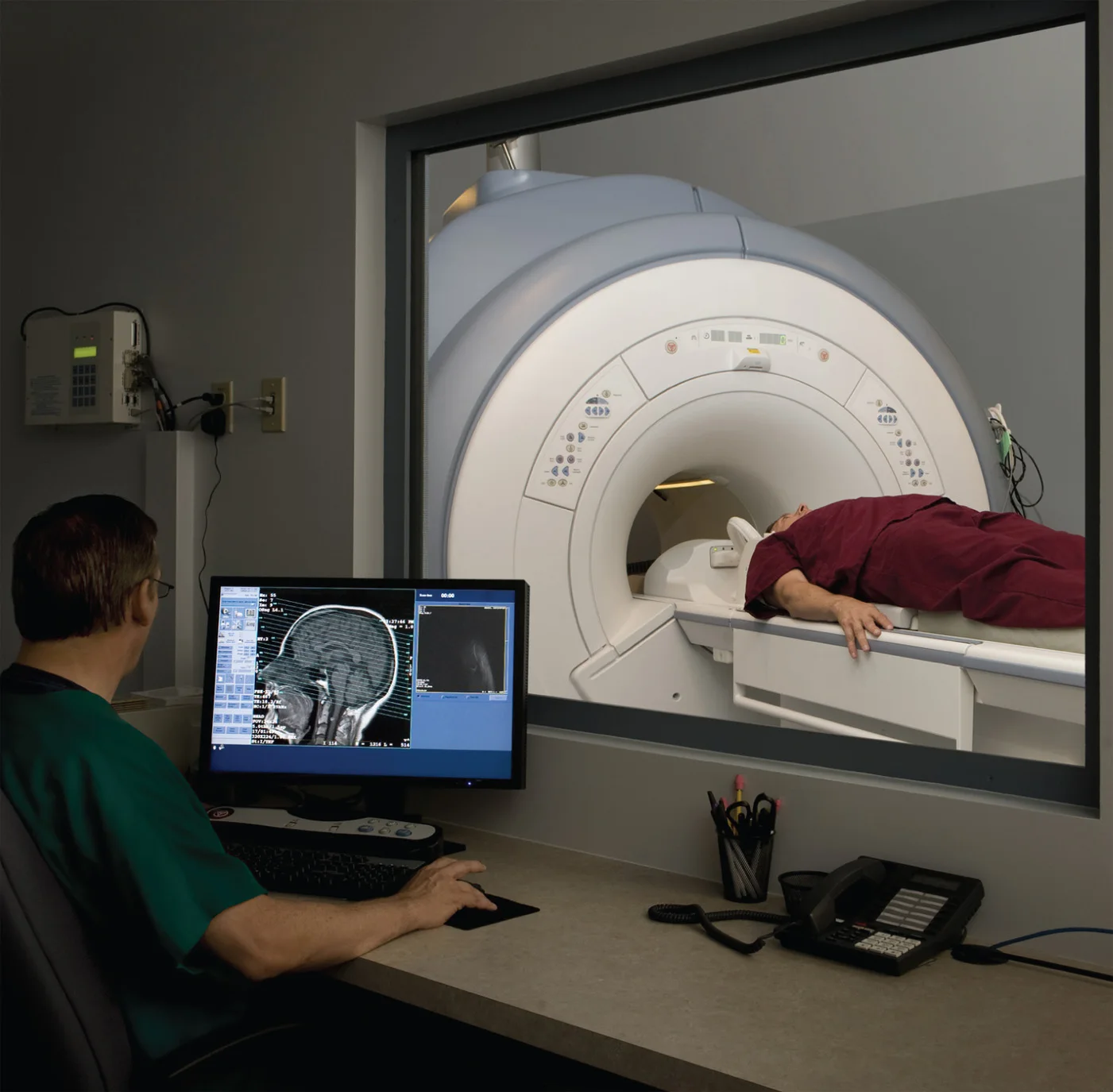 نافذة MRI ممتازة للحماية المتقدمة في حماية الترددات اللاسلكية وميزات السلامة