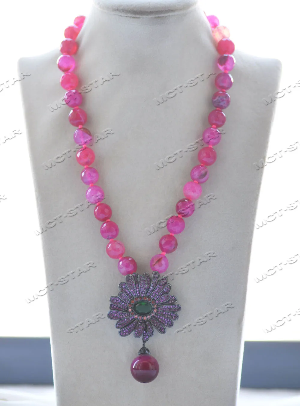 

Z12357 19'' 18mm Rose-Red Round Agate necklace Ruby CZ Flower Pendant