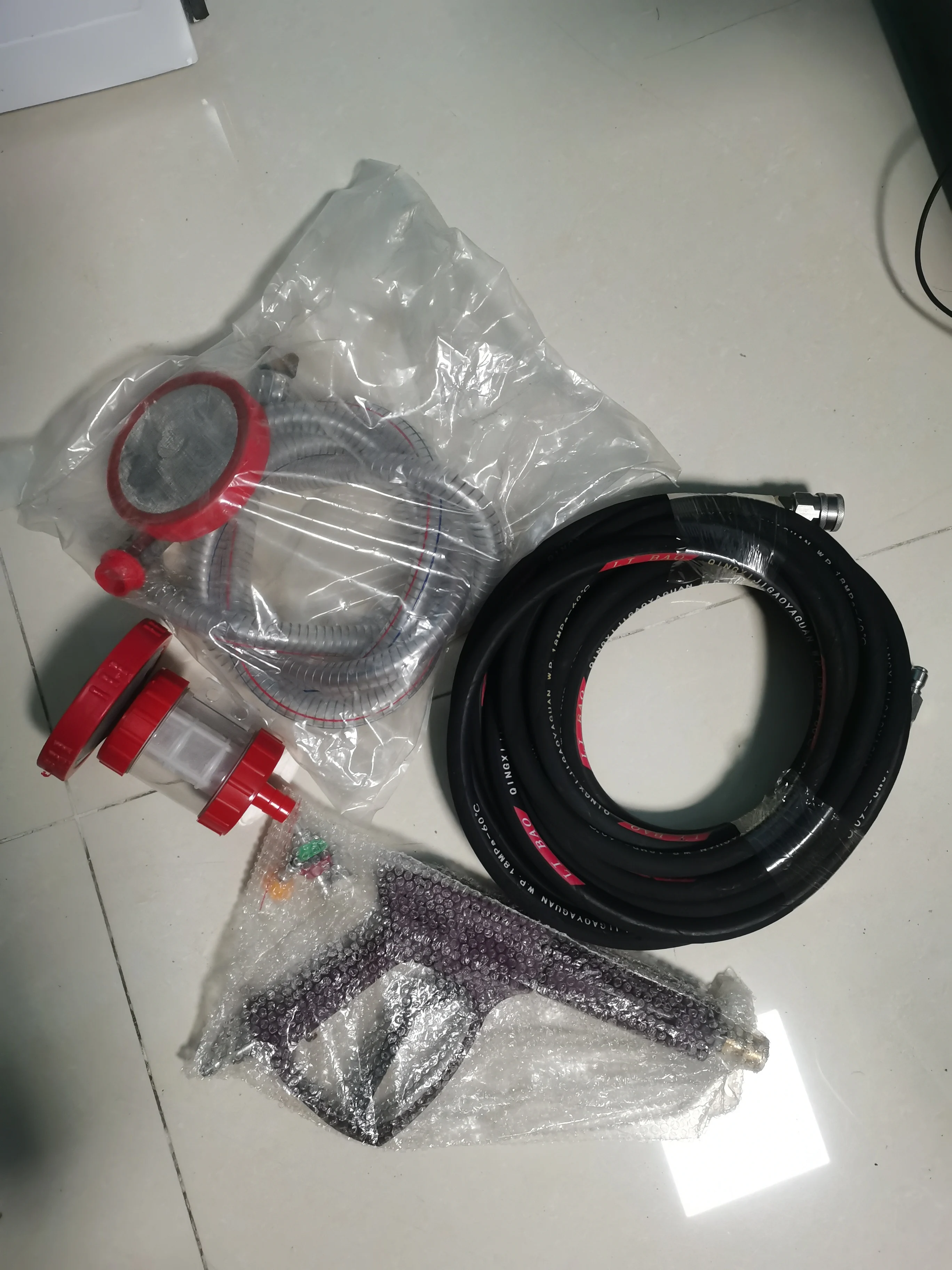 Inlaatslang 3 meter Drukslang 10 meter Spuitpistool met 4 sproeiers voor plunjerpomp BML1518-F5