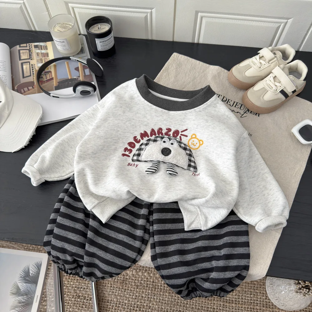 2026 Neue Herbst-Kinderkleidung für Jungen und Mädchen, süße 3D-Tier-Patch-Sweatshirts + gestreifte Hosen, 2-teiliger Kinder-Trainingsanzug – Detail 7