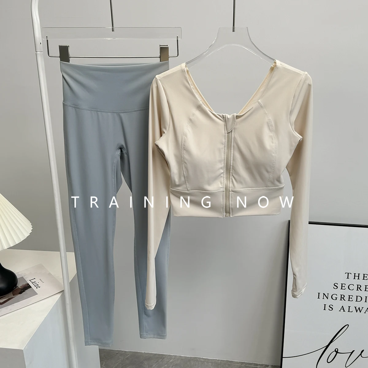 

Женский фитнес-костюм, новинка 2025, осенние спортивные брюки телесного цвета для йоги с длинными рукавами и высокой талией для бега