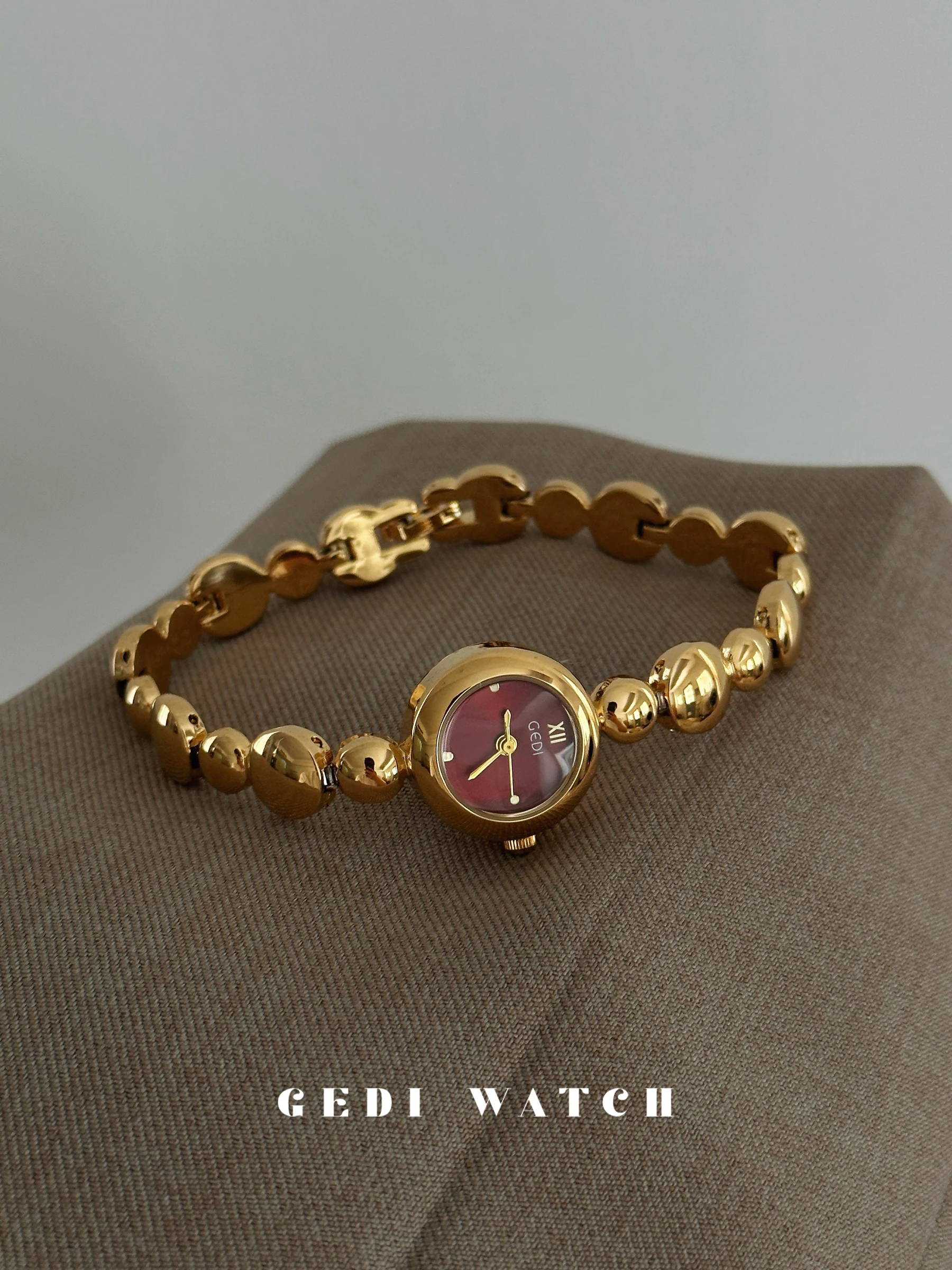 

Premium Selection Watches, Stylish Small Dial Women'S Watches, 2026 New Arrival, Light Luxury, Versatile Bracelet Watch