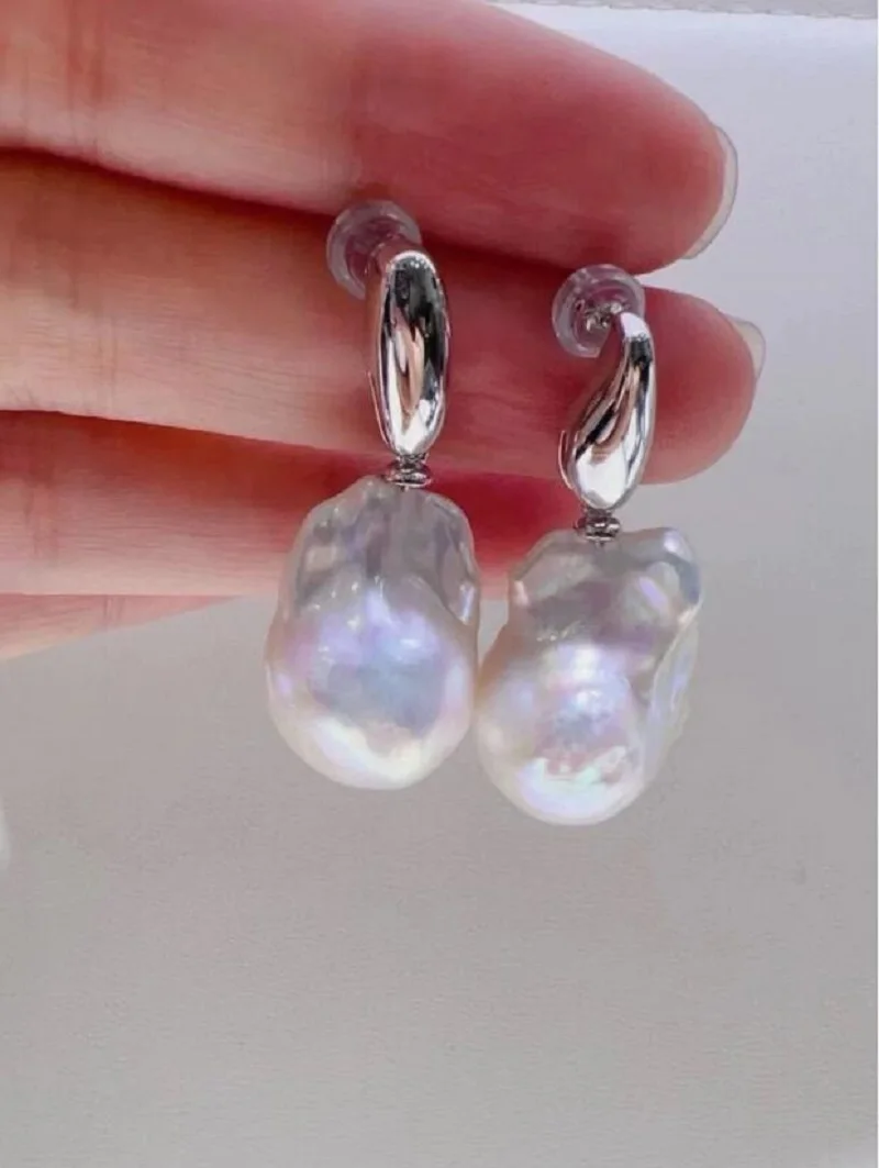 

Очаровательная пара висячих сережек с белым жемчугом Южного моря диаметром 15–16 мм в стиле барокко 925s