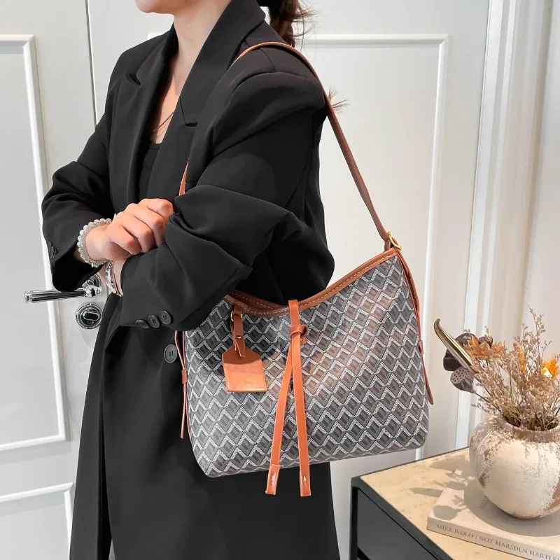 

Classic Leather Messenger Bag For Women Luxury Brand Crossbody Bag Famous Designer Handbag Popular Elegant Shoulder Bag