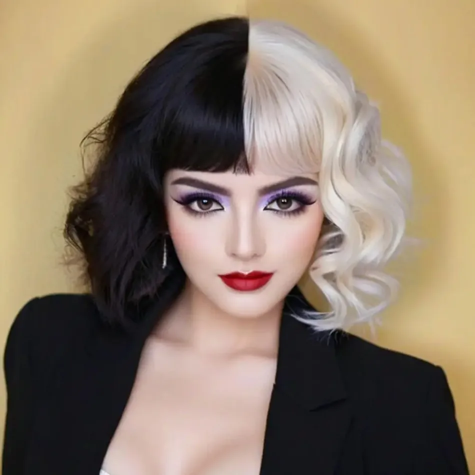 

Adult Halloween Cosplay Wig Synthetic Hair Wig Black with White Natural Bob Wavy Wig with Bangs Cruella Devil Wigs for Women Use