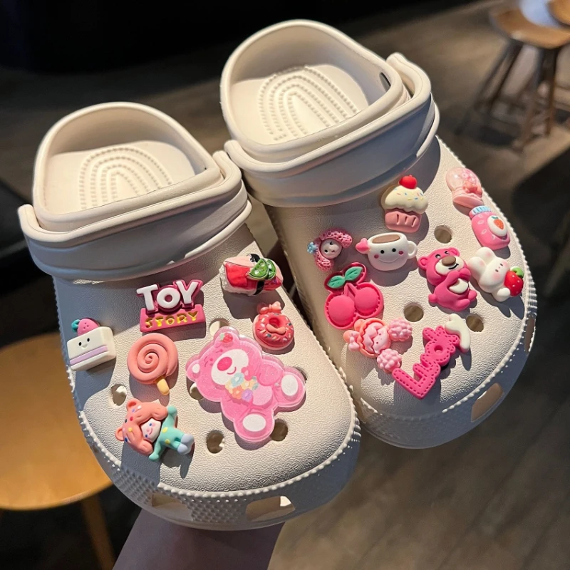 

MINISO клубничный медведь, набор подвесок для обуви, сабо, сандалии, украшения «сделай сам», аксессуары для конфет премиум-качества для женщин и девочек