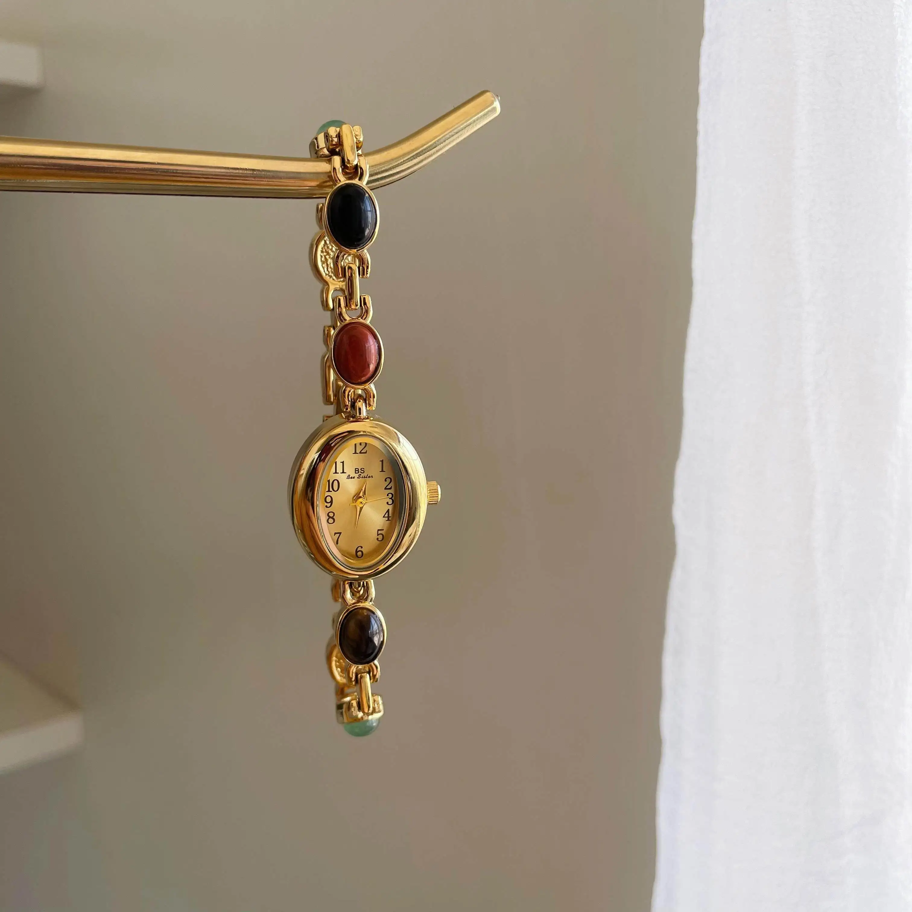 New Luxury Oval Small Dial Women'S Watch Vintage Style Bracelet Watch High-Quality Selected Timepiece, A Perfect Gift For Women.