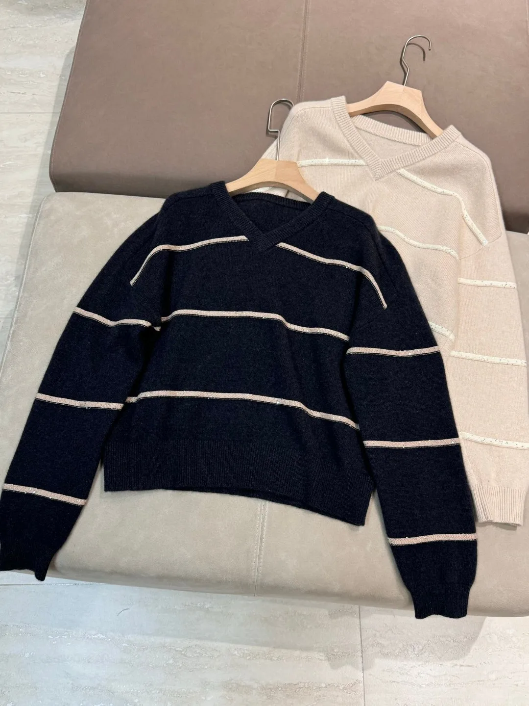 Women's Cashmere Knitted Striped V-neck Sweater Long-sleeved Pullover Top