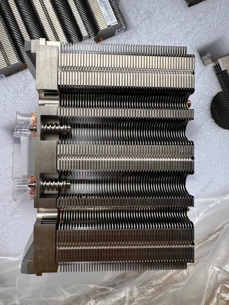 Neue kleine Menge V100 Sxm2-Kühler unterstützt V100 Sxm2-Kühler mit Kupferboden und zehn Kupferplatten. – Detail 4