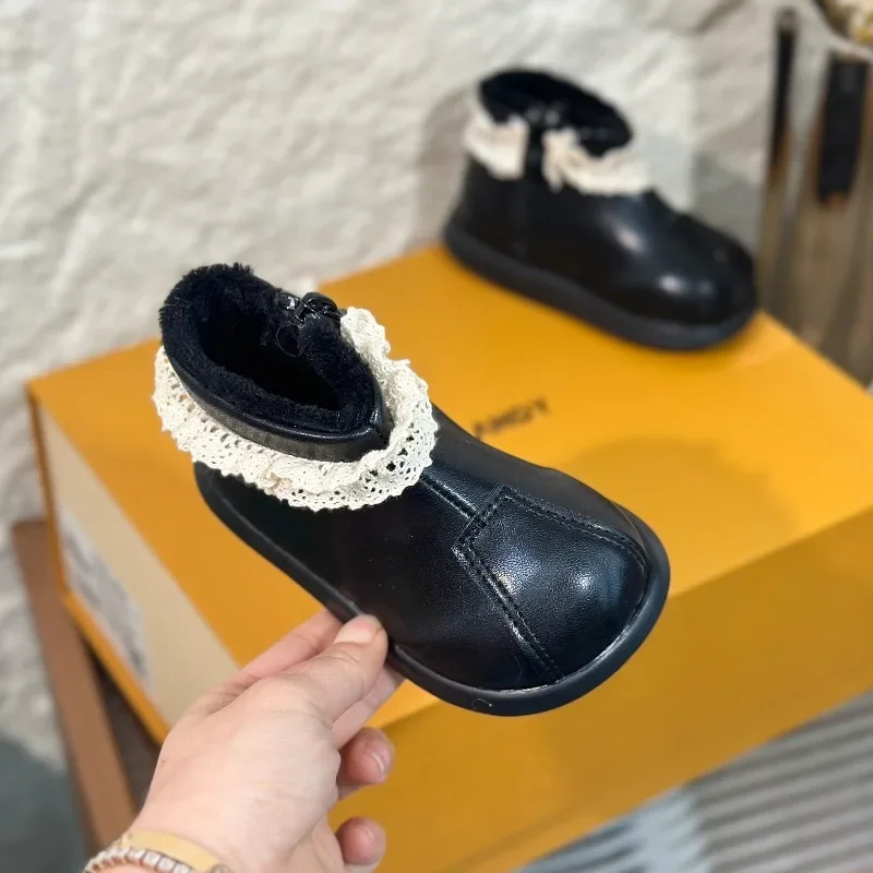 

Ботильоны для маленьких девочек, нескользящие детские полусапожки с мягкой подошвой и кружевом, новинка зимы 2025, детские ботинки принцессы с круглым носком