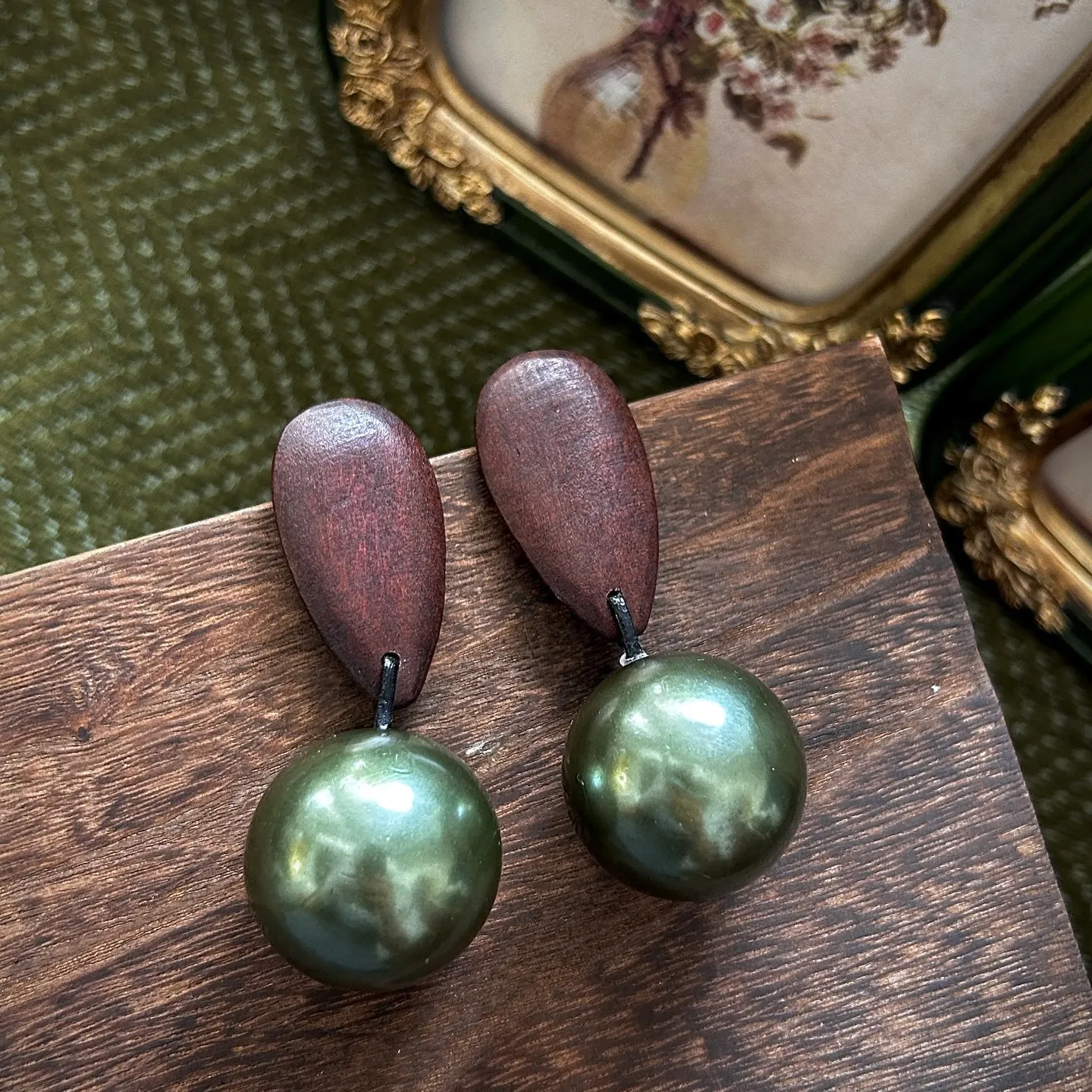 Monies wind wooden handmade earrings 30mm army green imitation pearl exaggerated personality large earrings 925 silver needle