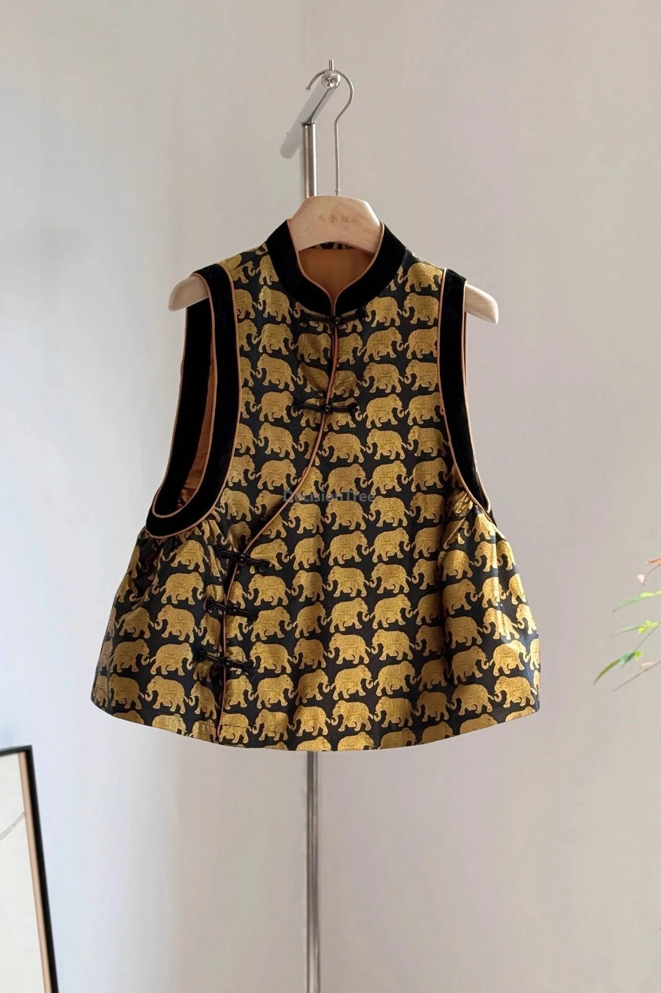 

2025 модный популярный новый жилет в китайском стиле без рукавов, универсальный бархатный жилет в стиле ретро, жаккардовый повседневный жилет в этническом стиле