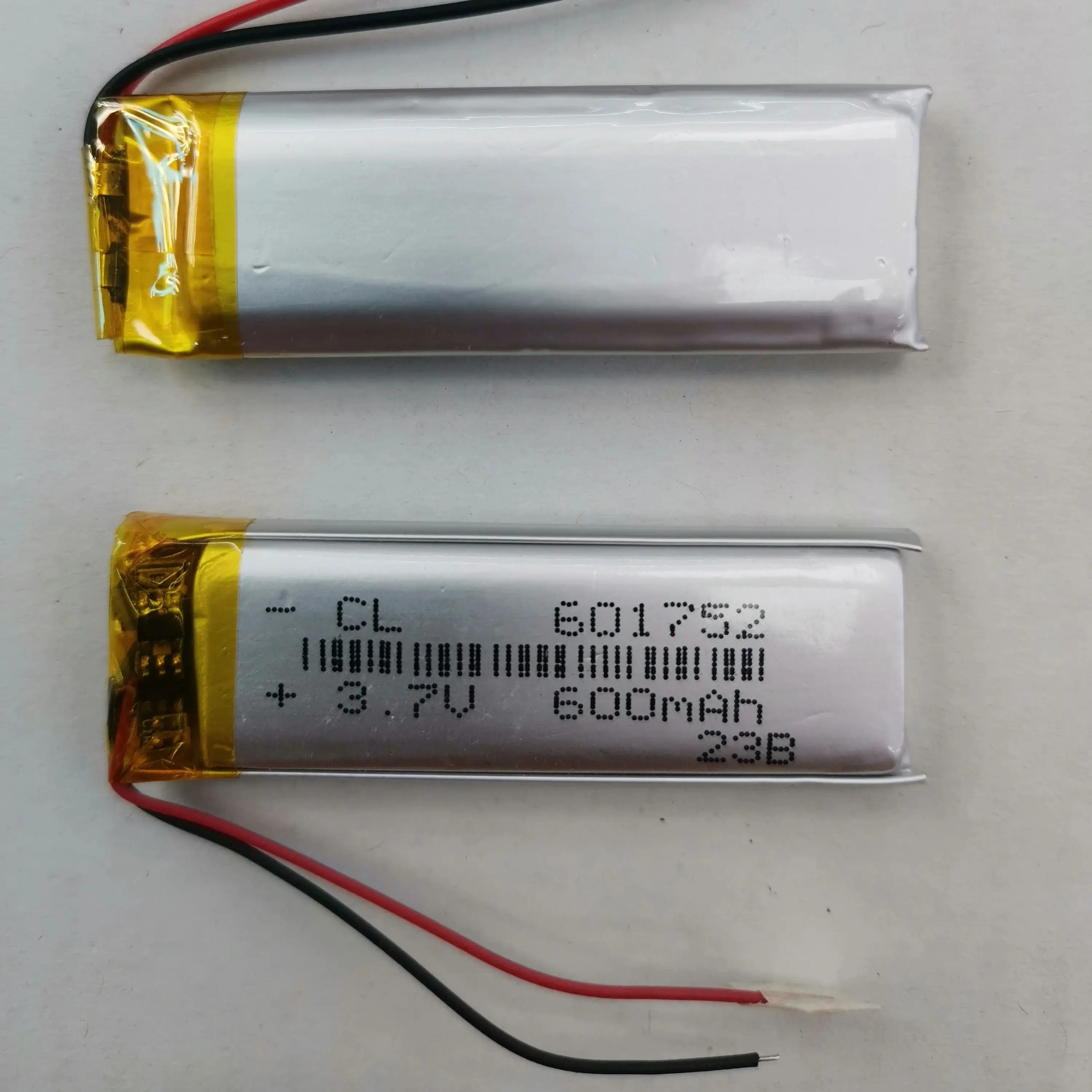 3.7V 2 wires 601752  600mah lithium battery with protection board , used for bluetooth MP4 1pcs/lot