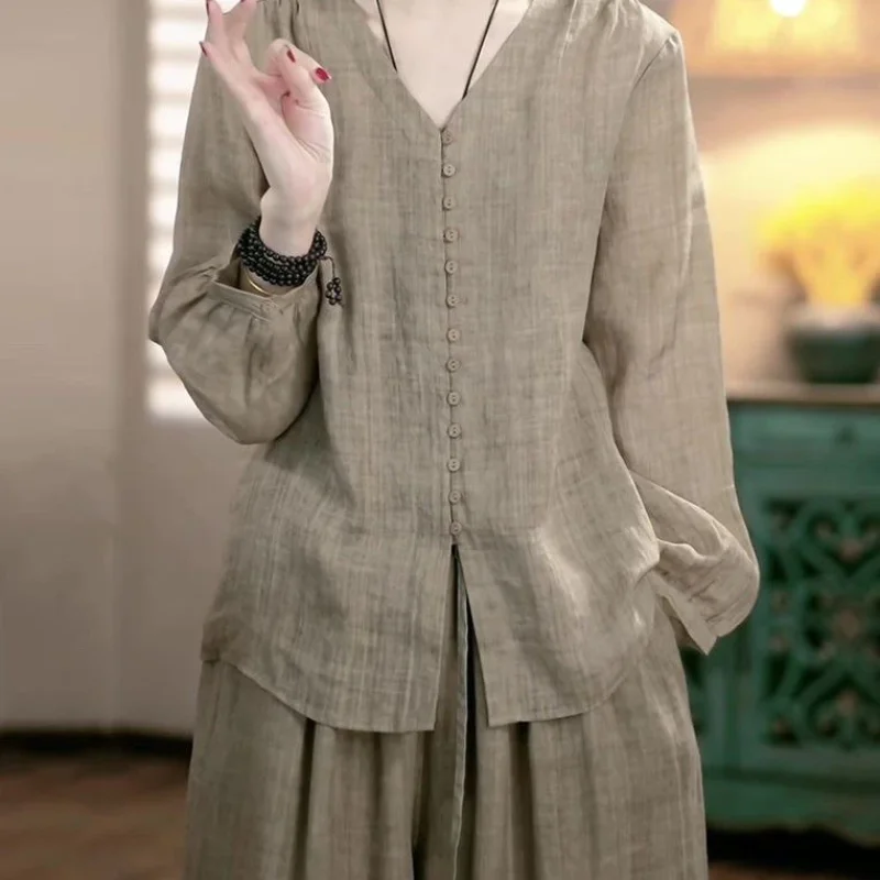 

Модный женский хлопковый льняной топ в стиле ретро 2025 года, новый модный свободный универсальный топ с v-образным вырезом и пуговицами