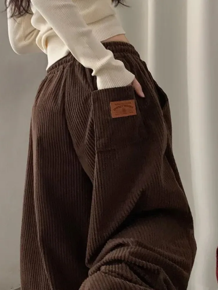 レトロなパーソナライズされたバケットラベルコーデュロイ伸縮性ウエストワイドレッグパンツ女性のカジュアルパンツ冬の新作