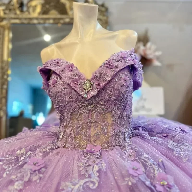 Glänzende lavendelfarbene lila Quinceanera-Kleider mit Blumenapplikationen, herzförmiger Tüll, trägerloses Ballkleid, Korsett, süßes Vestido de 15 Jahre