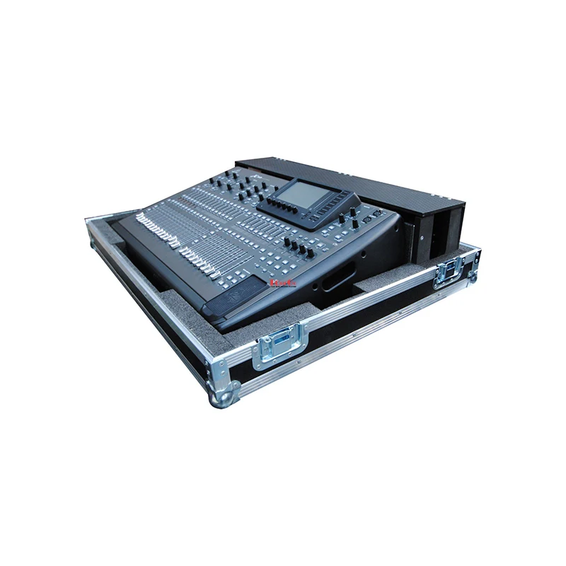 

Behringer X32 Mixer Flight Case With Dog Box