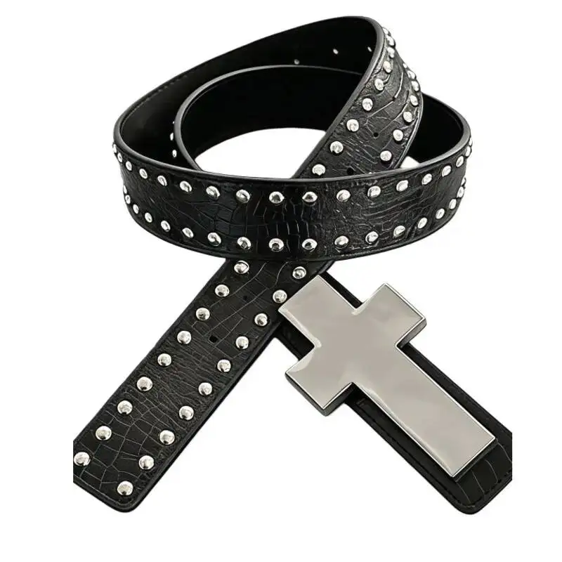 Cinturón negro con remaches góticos punk y hebilla cruzada con tachuelas plateadas para ropa urbana estilo cowboy.
