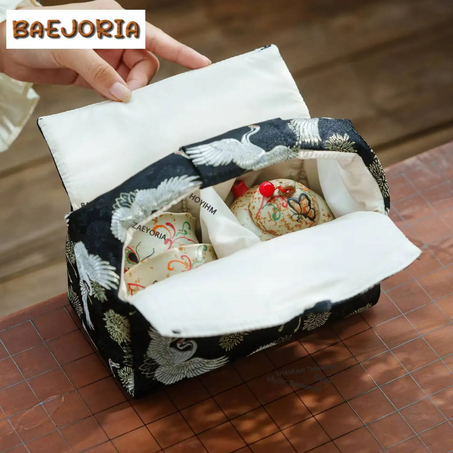 Brocade Embroidered Pine Crane Tea Cozies Luxury Tea Cozy For Teapot Hand Bag Travel Tea Set Bag Chinese Tea Set Accessories view 5