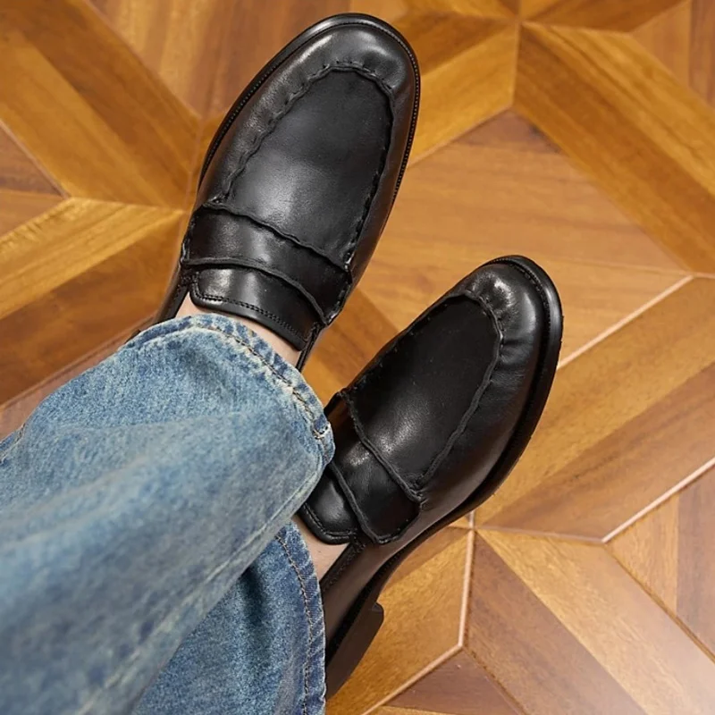 Luxury Round-headed Calf Leather Loafers Suede Shoes Men Pleated Flat Bottom Slip-on Leather Casual Shoes Men's Single Shoes