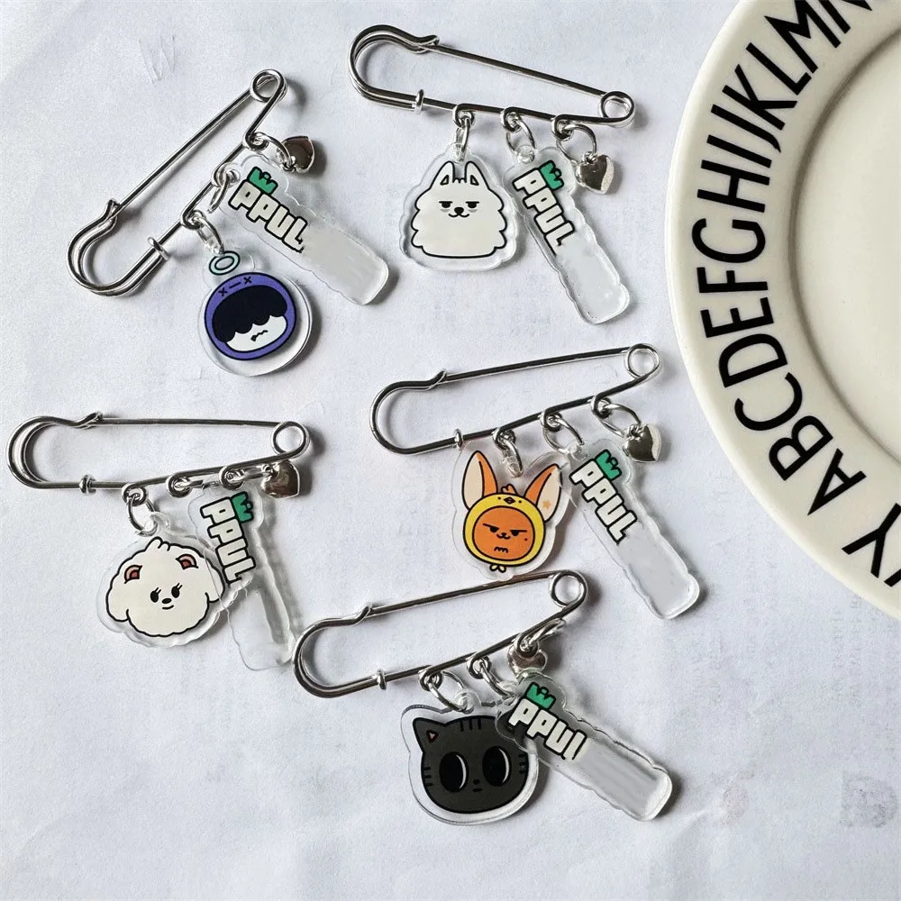 KPOP Yeonjun Soobin Cartoon Acrylic Brooches Pins Beomgyu Taehyun Cute Badge Bag Clothes Hat Accessories Boys Girls Fans Gifts