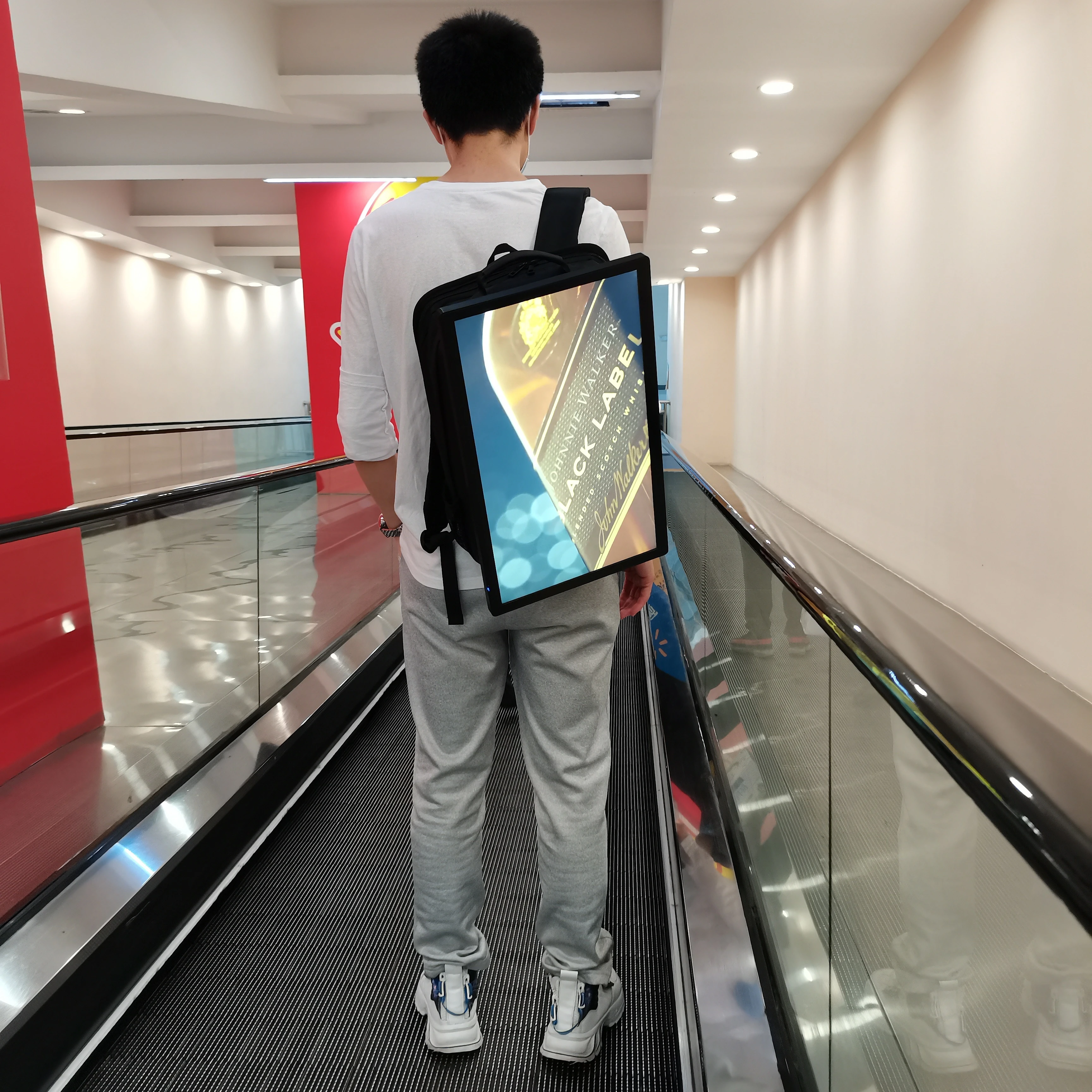 

Human Walking Backpack Billboard App Control 21.5 Inch /27 Inch Available Whole Sale Billboard for Advertising