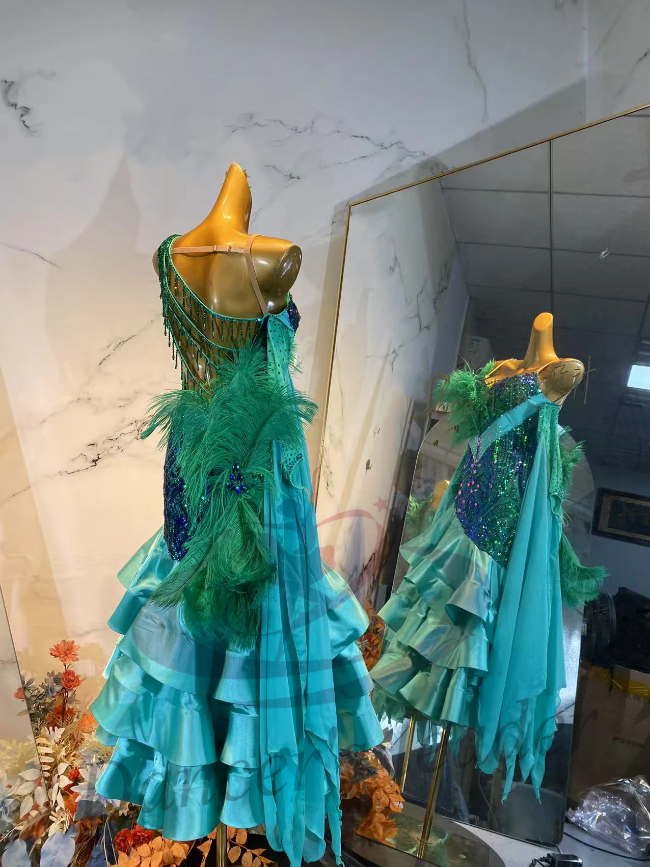 فستان الرقص اللاتيني للبالغين والأطفال، فستان زهري مخصص عالي الجودة من حجر الراين، تنورة كبيرة، ملابس الفالس النسائية الاحترافية