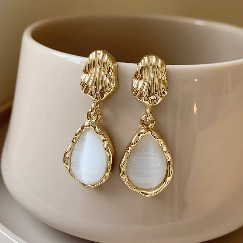 موضة قطرة الماء استرخى أقراط للنساء الهندسة المعادن أوبال إسقاط أقراط خمر العصرية حفل زفاف مجوهرات هدية