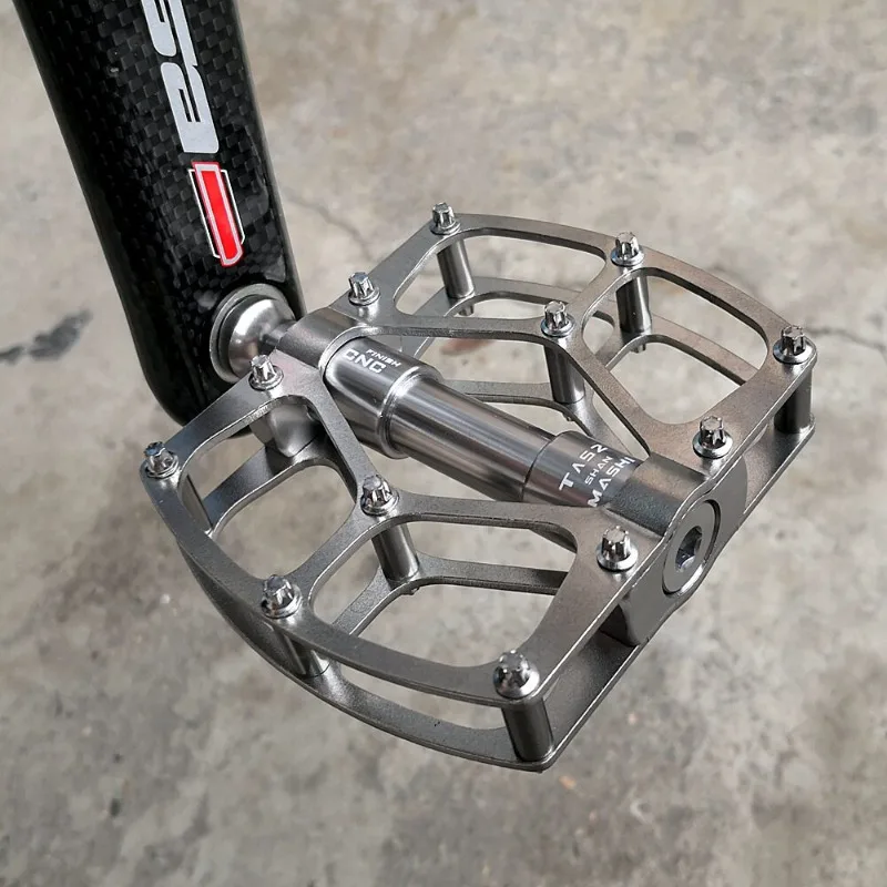 Mountain Road Bike Pedal Titanium Alloy Lightweight Durable Sturdy Cycling Equipment Bicycle Pedal Folding Bicycle Parts
