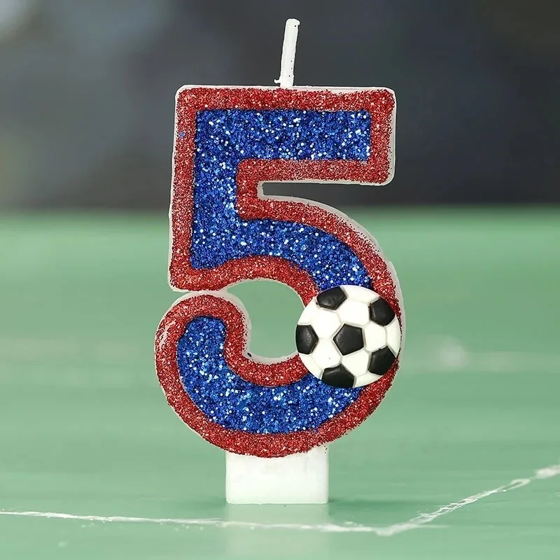 Blaue Zahlenkerzen mit Rotem Rand im Fußball-Design Kreative Digitale Geburtstagstorten-Dekoration – Detail 9