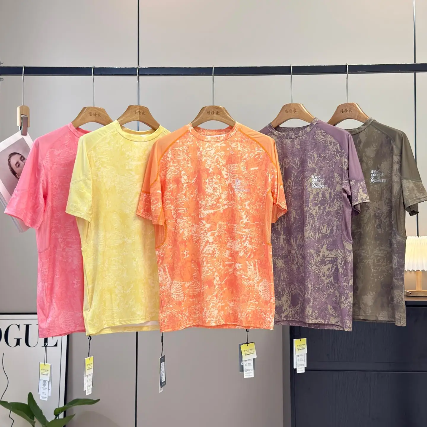 Camiseta Deportiva de Secado Rápido y Transpirable para Exteriores, Manga Corta, Diseño con Inserto Estampado en el Hombro, para Hombre y Mujer, Mezcla de Poliéster y Lycra
