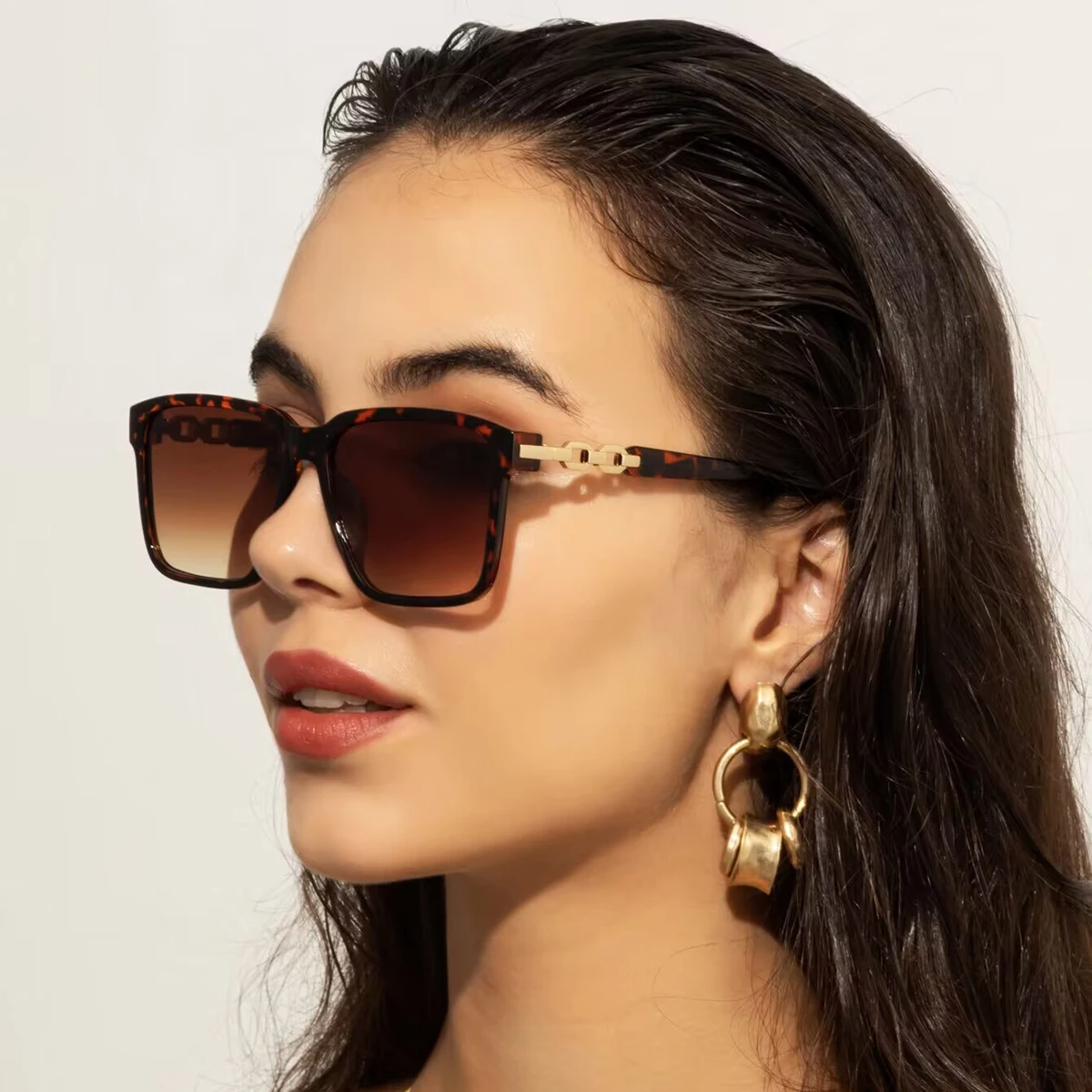 Occhiali da sole da donna di moda occhiali da sole stile quadrato accessori lenti sfumate Anti-UV400 occhiali da vista Oculus di marca di lusso femminili