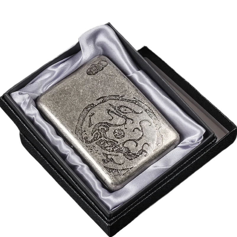 

Retro Brass Cigarette Case Navy Flag Pattern Portable Cigarettes Box Holder Smoke Tool Pocket Smoking Accessories Gift box