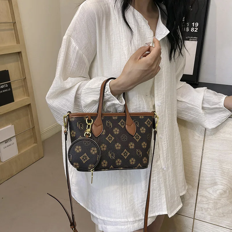 

2025 Printed Shoulder Bag, Niche Market Tote for Women, Fashion Crossbody Purse, Trendy Day-to-Night Bag Chic Sling Bag​
