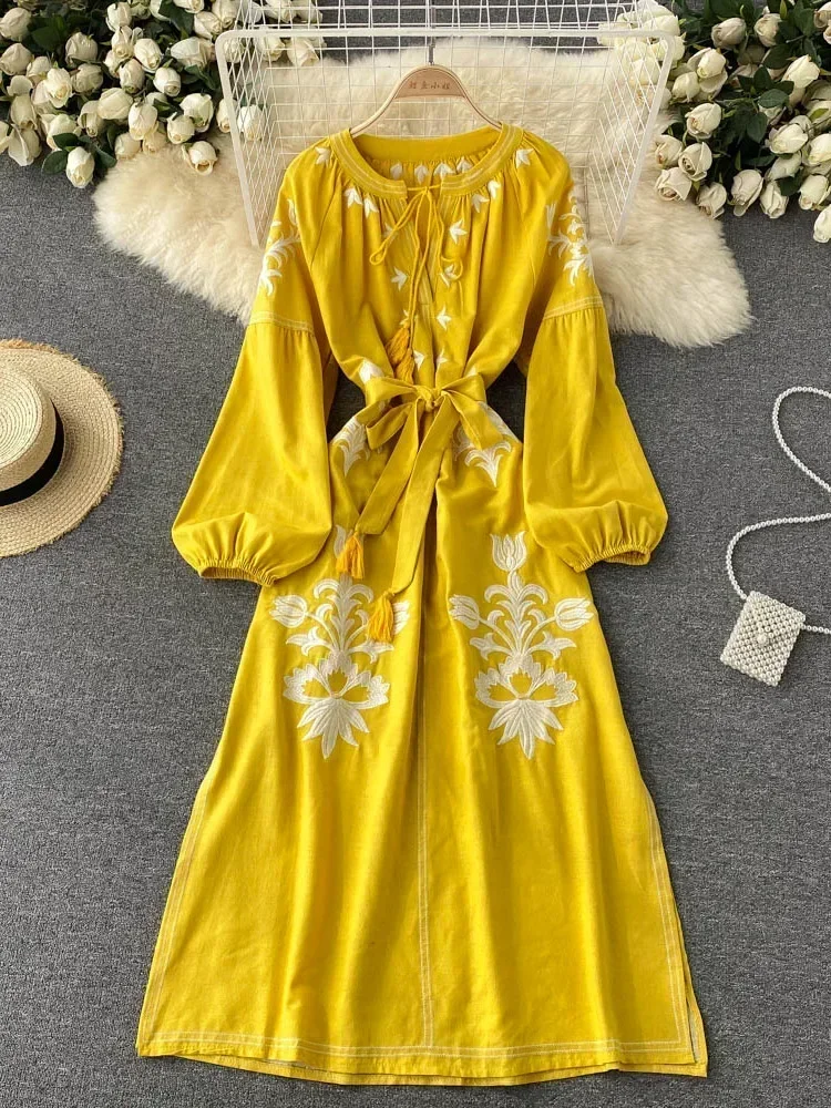 New Spring Autumn Women\'s Embroidered Dress V-neck Tie Split Retro Indie Folk Style Holiday Beach Long Dress Women GD679