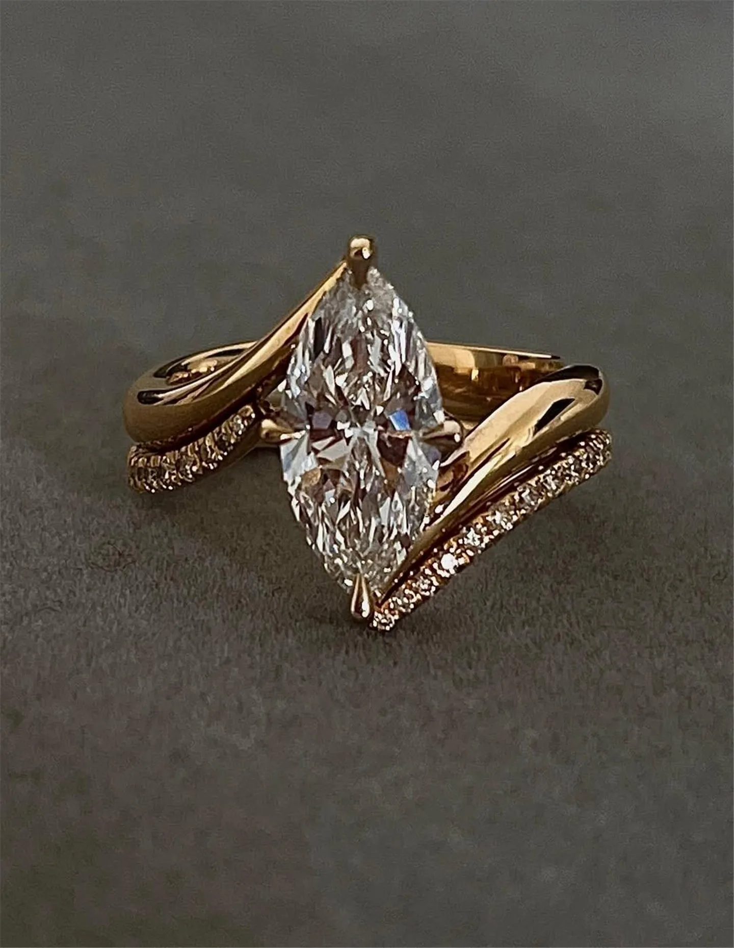 

18K Solid Gold Laboratory-Grown Diamond IGI Marquise V-Shape Combination Ring Set Premium Jewelry Custom Wholesale