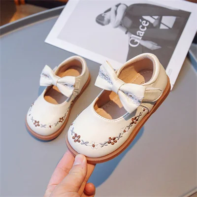 Embroidered Pearl Bow Round Toe Beige/brown Princess Shoes, Spring and Autumn Fashion Outdoor PU Shoes for Girls, Size 21-34