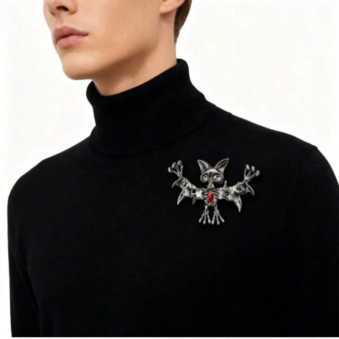 1PCS Gothic Skeleton Bat Red Rhinestone Lapel Pin Unisex Brooch Halloween Cosplay Wedding Suit Decor Couple Jewelry Holiday Gift